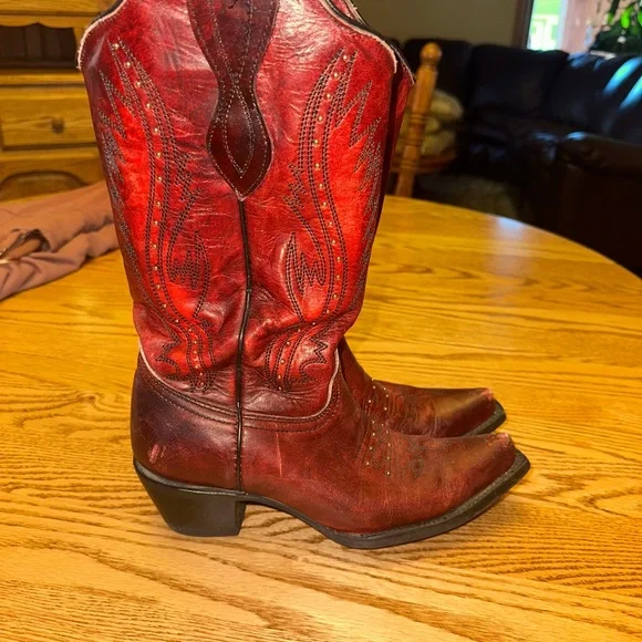 Circle G Cowboy Boots - Picture 2 of 9